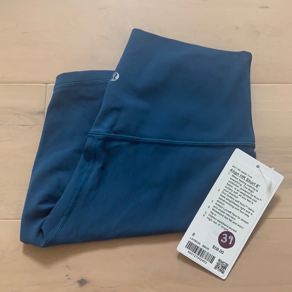 NWT Align Short 8” sz 6 - Picture 2 of 5